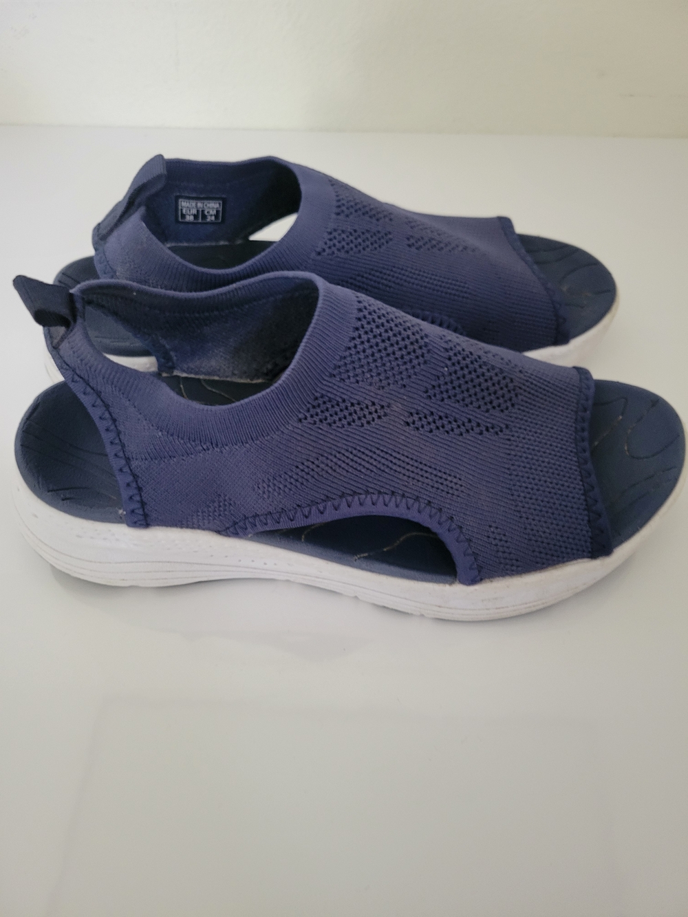 Yeswin Navy Knit Slip-On Sandals with White Sole 7.5